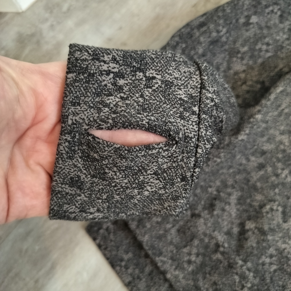 Mondetta Gray Women's Sweater - Picture 5 of 6